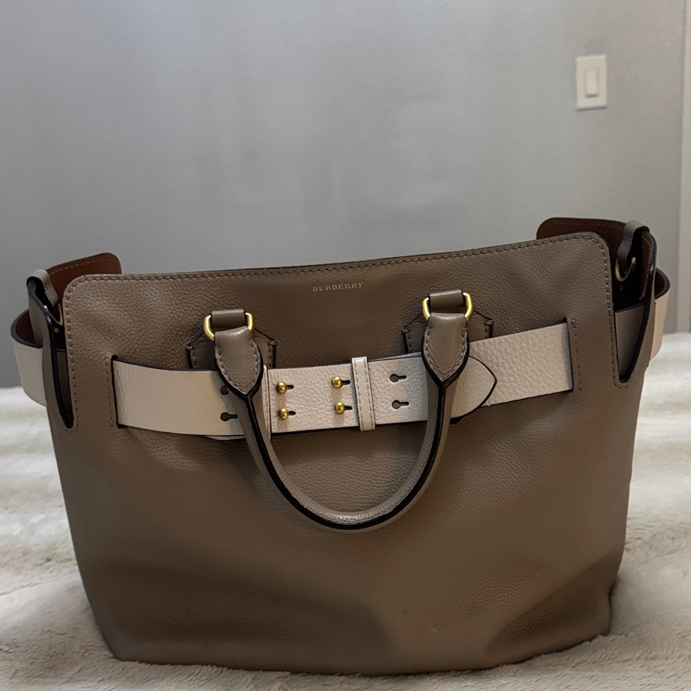 Burberry Beige and Cream Leather Tote